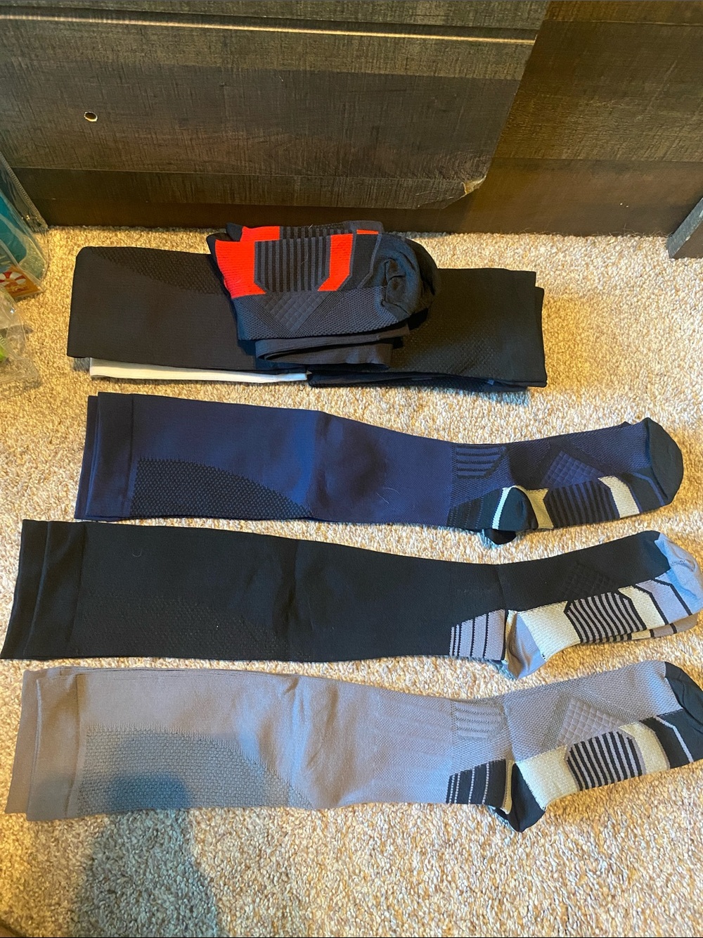 NEW 8 PAIRS OF Men's Compression Sport Socks